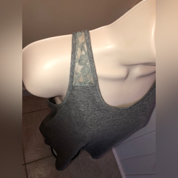 Gray top from I’m in love with DEREK in a size large - Picture 9 of 13